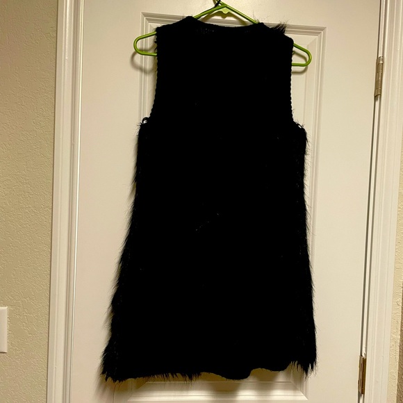 Long Faux Fur Vest - Picture 4 of 4